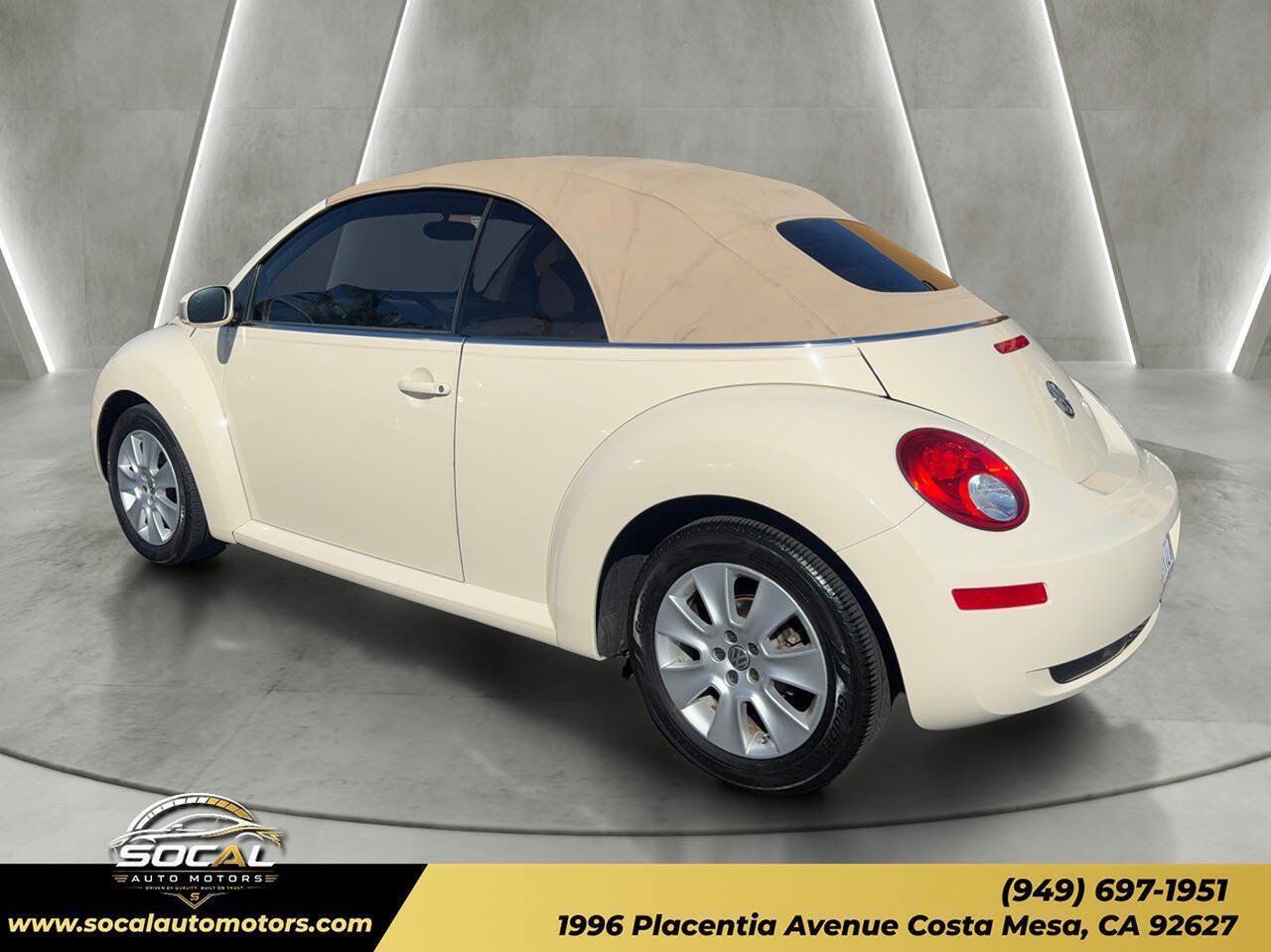 Used 2010 Volkswagen Beetle Convertible FWD image 16