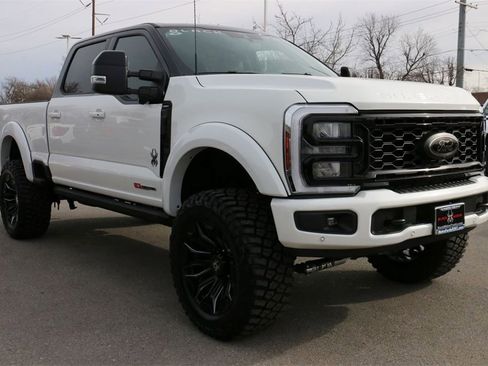 New 2026 Ford F250 Lariat w/ Black Appearance Package image 4