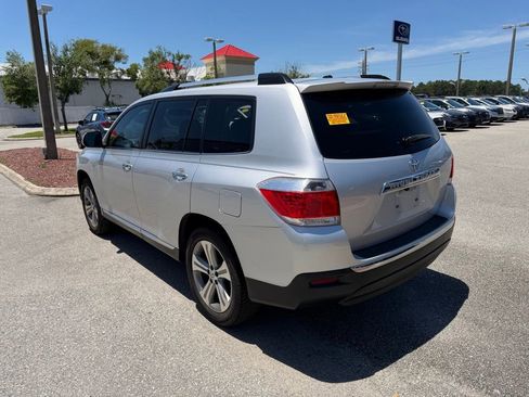 Used 2011 Toyota Highlander Limited w/ Tow Pkg FWD image 8