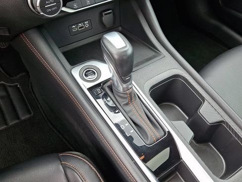 Used 2023 Nissan Sentra SR w/ SR Premium Package FWD image 22