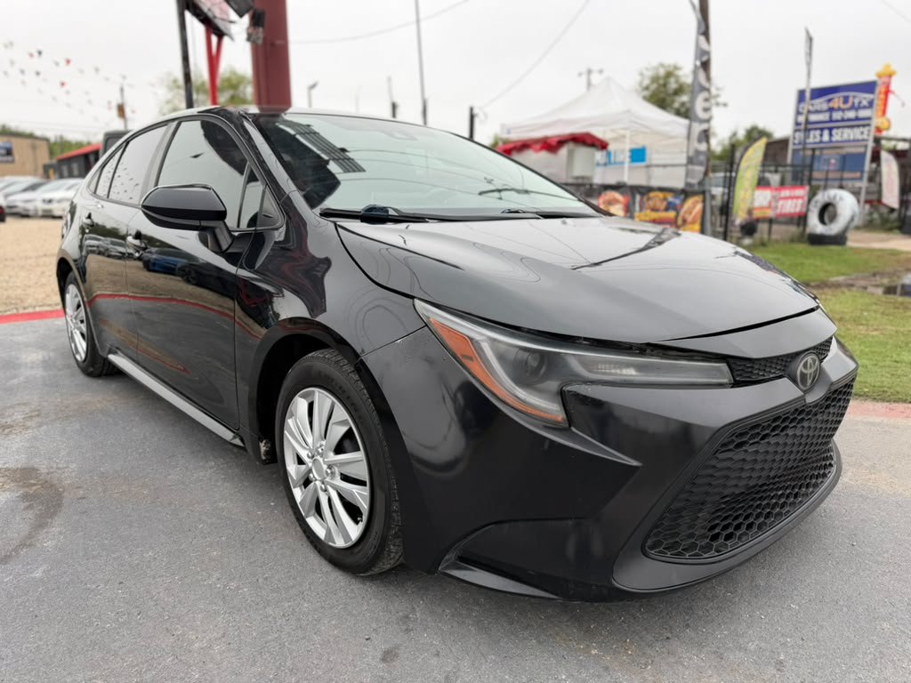 Used 2020 Toyota Corolla LE FWD image 3