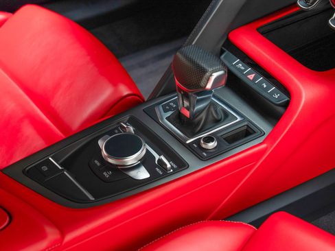 Used 2022 Audi R8 V10 w/ Premium Package RWD image 65