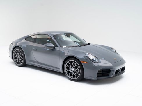 Certified 2025 Porsche 911 Carrera image 7