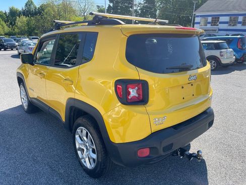 Used 2017 Jeep Renegade Latitude AWD/4WD image 8