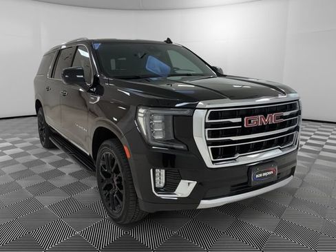 Used 2023 GMC Yukon XL SLT AWD/4WD image 7