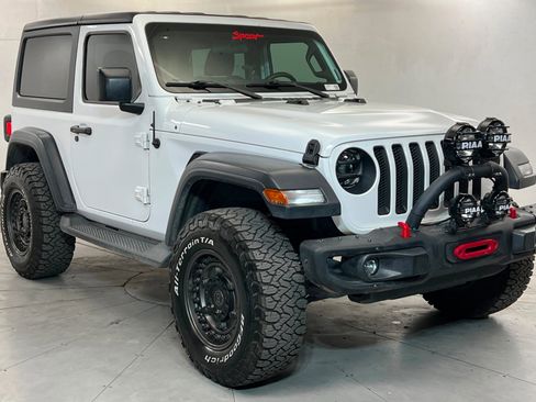 Used 2018 Jeep Wrangler Sport AWD/4WD image 7