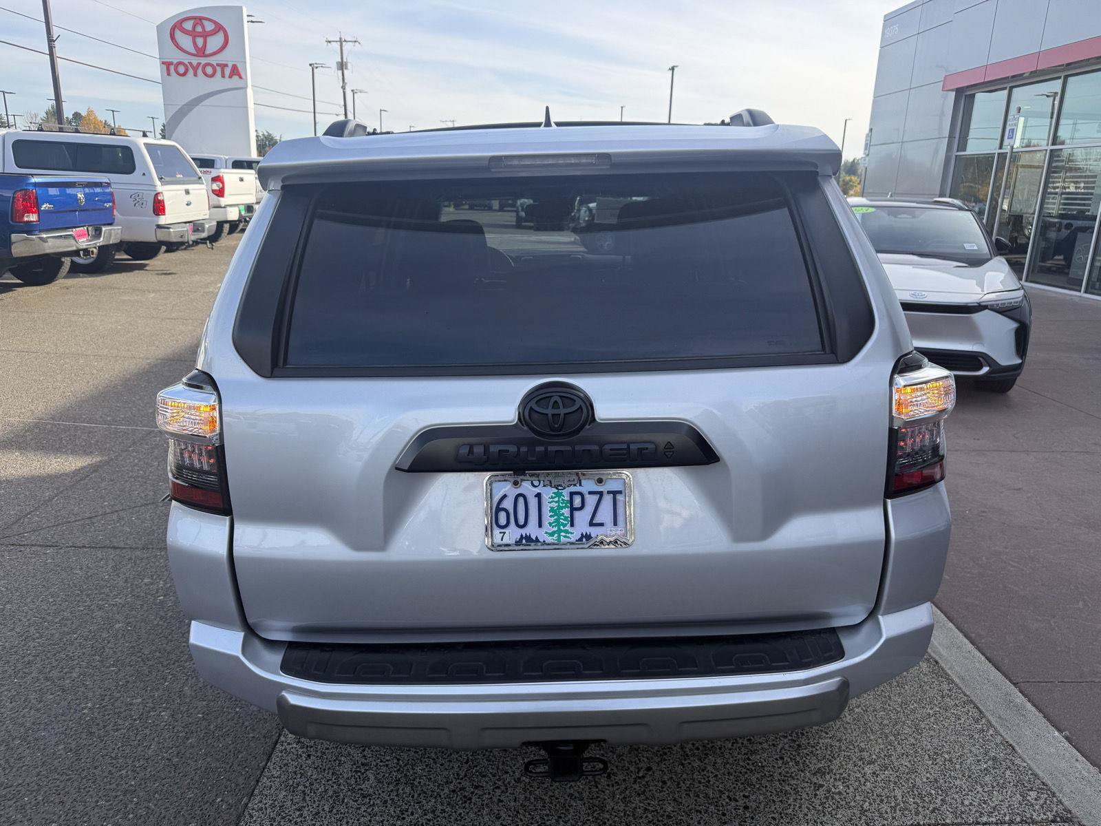 Used 2024 Toyota 4Runner TRD Off-Road Premium w/ Off Road Premium Plus Package AWD/4WD image 5