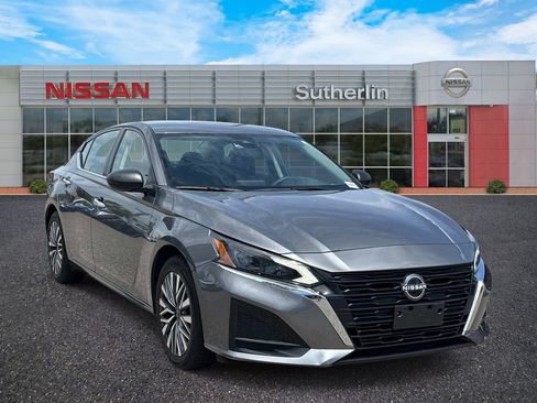 Certified 2024 Nissan Altima 2.5 SV FWD image 1