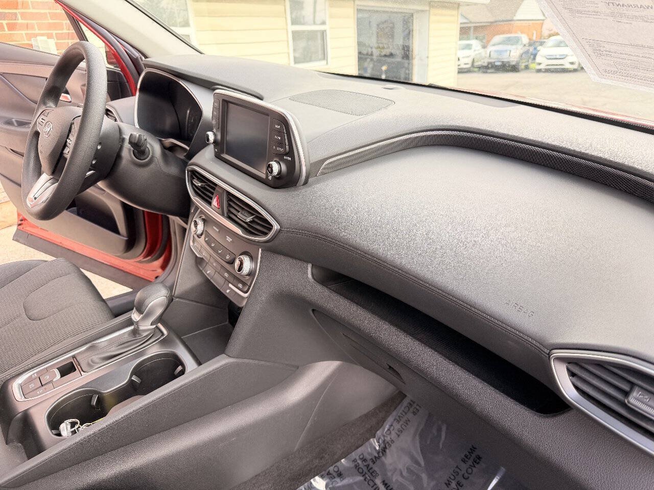 Used 2019 Hyundai Santa Fe SEL FWD image 17