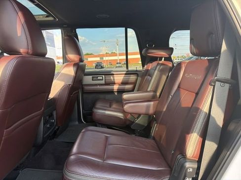 Used 2016 Ford Expedition Platinum RWD image 12