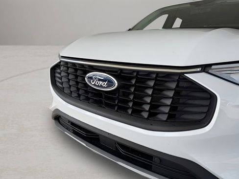 Used 2025 Ford Escape Active image 2