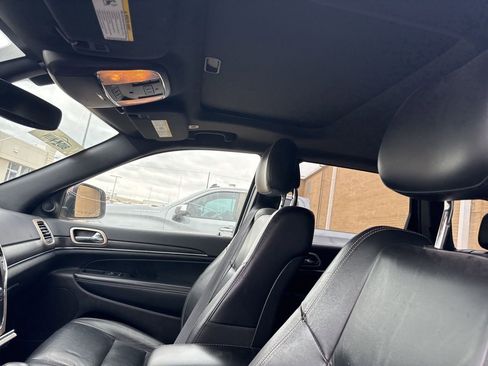 Used 2017 Jeep Grand Cherokee Limited AWD/4WD image 8