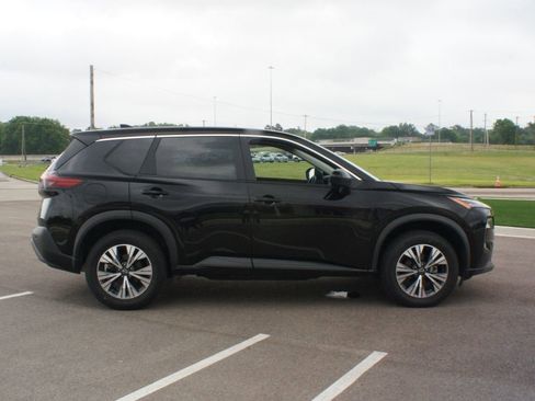 Used 2023 Nissan Rogue SV FWD image 19