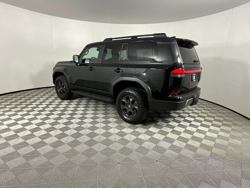 Used 2025 Lexus GX 550 image 3