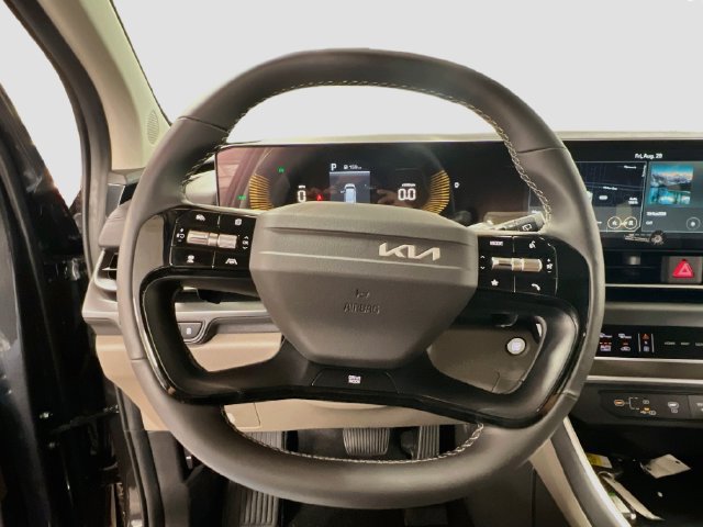 New 2027 Kia Carnival LXS FWD image 11