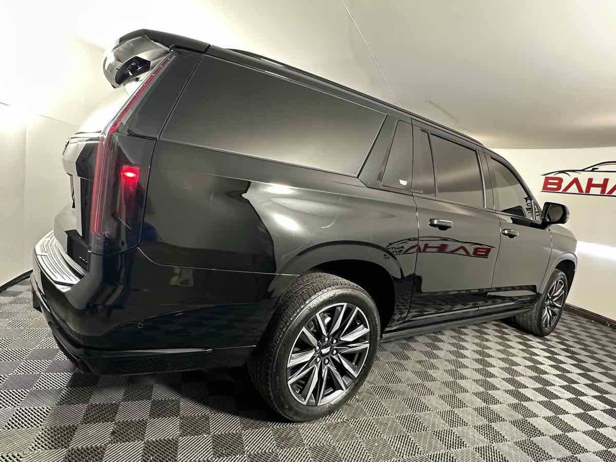 Used 2021 Cadillac Escalade ESV Sport Platinum AWD/4WD image 10
