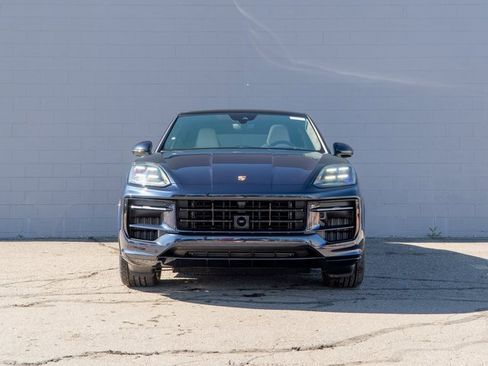 New 2026 Porsche Cayenne GTS image 10