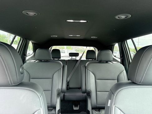 Used 2025 Buick Enclave Preferred FWD image 31