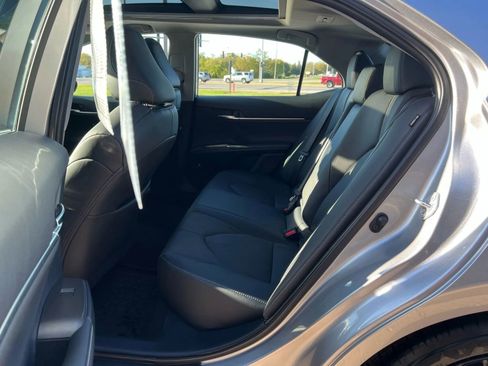 Used 2021 Toyota Camry XSE image 15