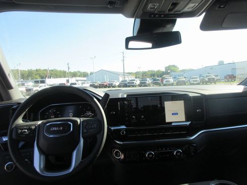 New 2026 GMC Sierra 2500 SLE w/ SLE Value Package; image 16
