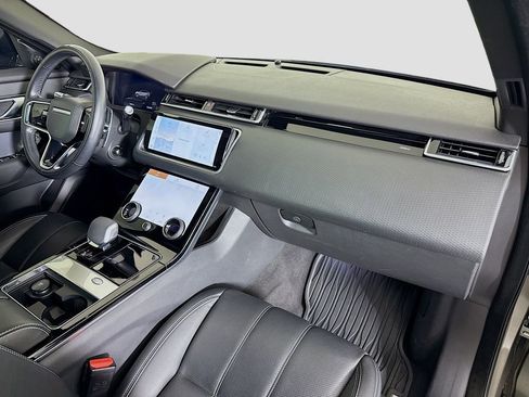 Used 2021 Land Rover Range Rover Velar R-Dynamic S image 31