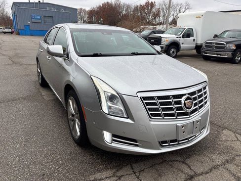 Used 2014 Cadillac XTS Luxury w/ Driver Awareness Package image 3