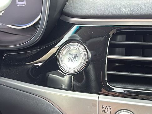 Used 2026 Genesis G70 2.5T image 21