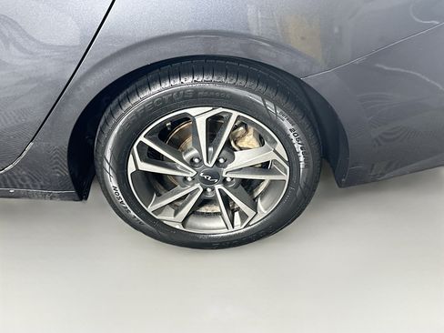 Used 2023 Kia Forte LXS FWD image 11