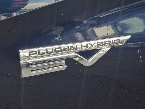 Used 2023 Mitsubishi Outlander SE image 32