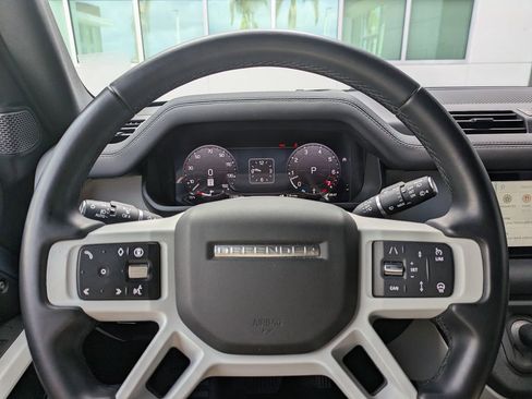 Certified 2024 Land Rover Defender 110 X-Dynamic SE AWD/4WD image 28
