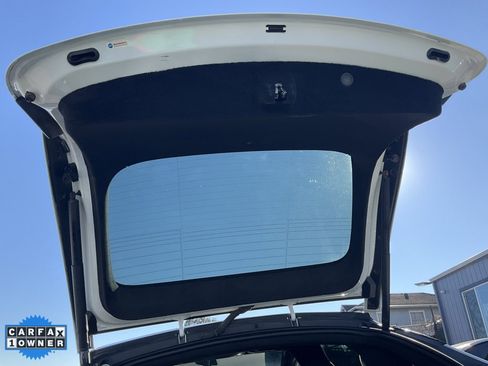 Used 2023 Tesla Model X image 9