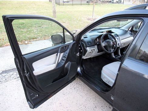 Used 2014 Subaru Forester 2.5i Premium image 12