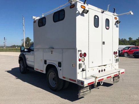Used 2014 Ford F550 2WD Regular Cab Super Duty image 5