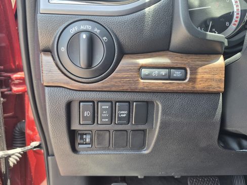 Used 2019 Nissan Titan Platinum Reserve RWD image 20