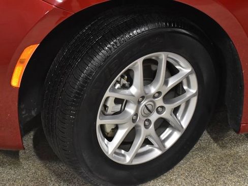 Certified 2025 Chrysler Pacifica Select image 11