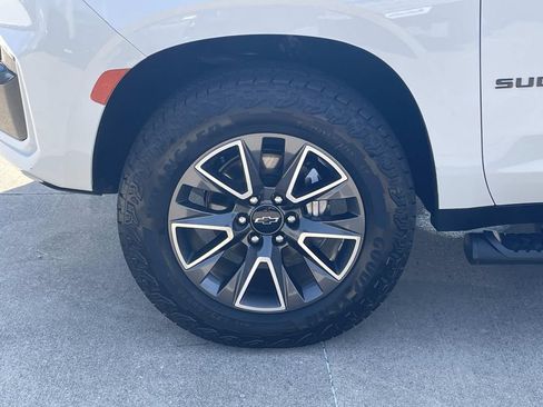 Certified 2023 Chevrolet Suburban Z71 w/ Z71 Off-Road Package AWD/4WD image 7