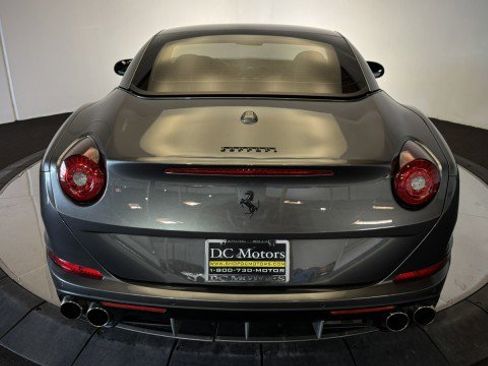 Used 2015 Ferrari California T image 33