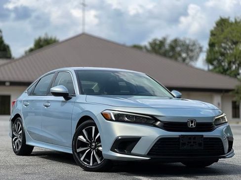 Used 2022 Honda Civic EX image 3