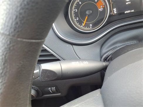 Used 2021 Jeep Cherokee Latitude image 25