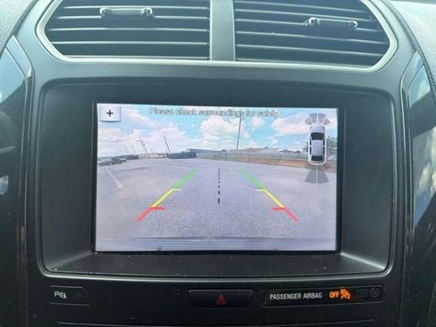 Used 2019 Ford Explorer XLT w/ Equipment Group 202A FWD image 24