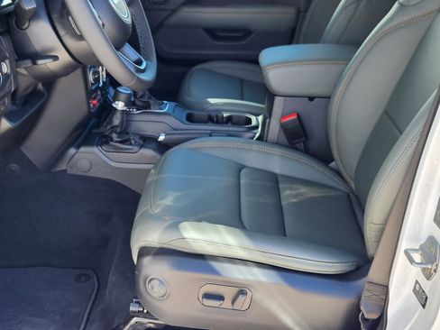 New 2026 Jeep Gladiator Mojave w/ Steel Bumper Group image 7