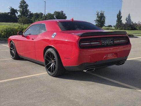 Used 2015 Dodge Challenger R/T Scat Pack RWD image 11