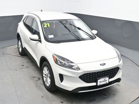 Used 2021 Ford Escape SE w/ Cold Weather Package AWD/4WD image 24