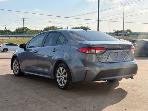 Used 2020 Toyota Corolla LE FWD image 5