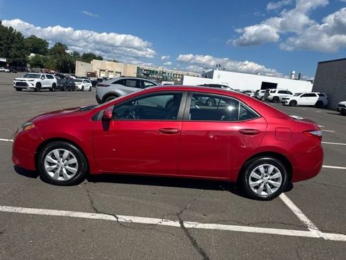 Used 2016 Toyota Corolla LE FWD image 4