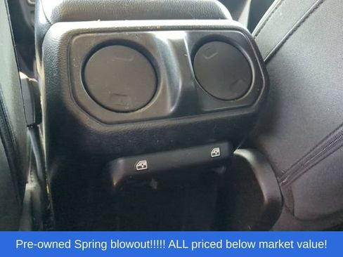 Used 2018 Jeep Wrangler Unlimited Sport S AWD/4WD image 35