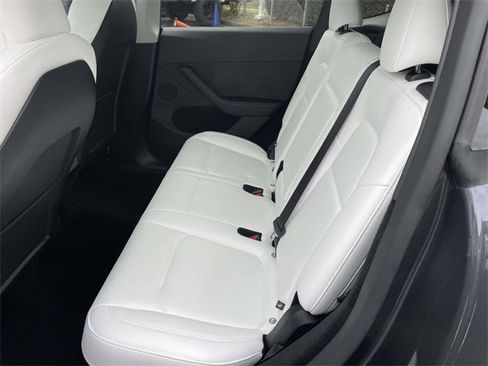 Used 2025 Tesla Model Y Long Range image 24