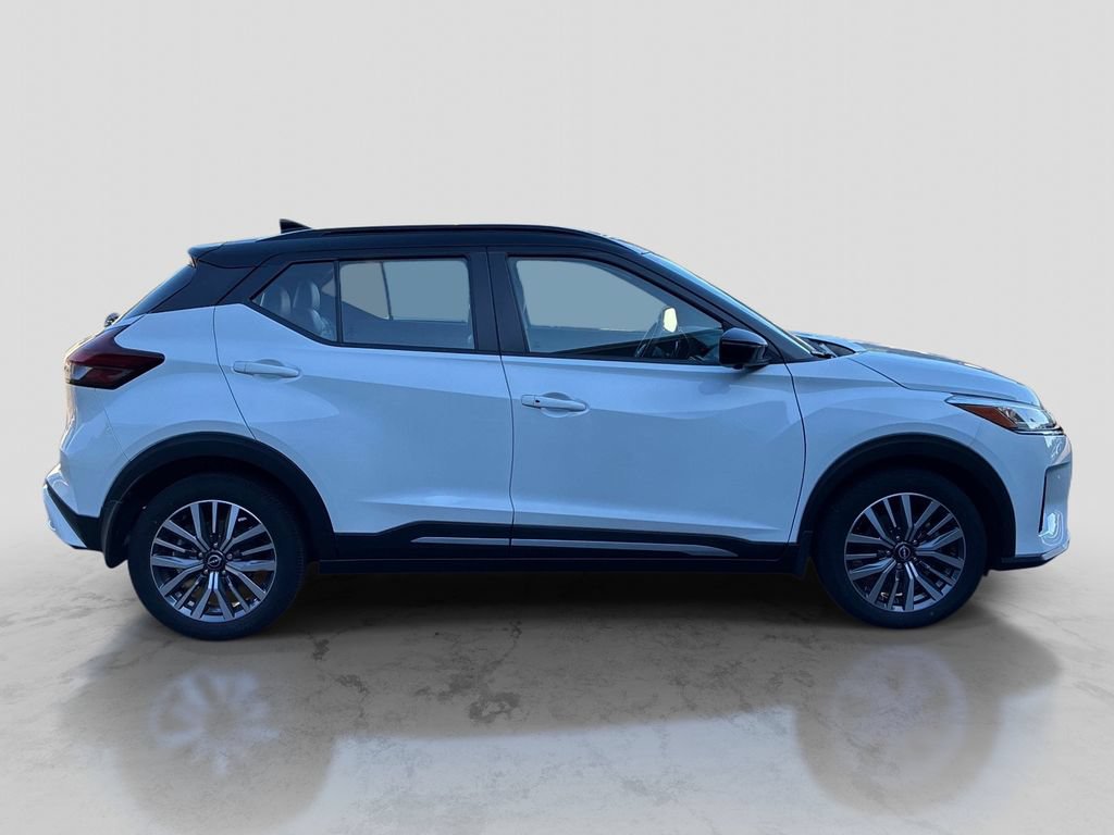 Certified 2023 Nissan Kicks SR w/ SR Premium Package FWD image 8