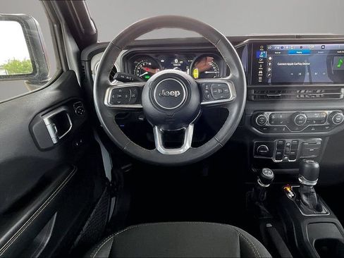 Used 2024 Jeep Wrangler Unlimited Sahara AWD/4WD image 8