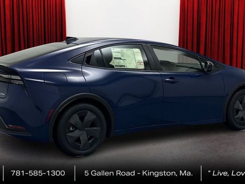 New 2026 Toyota Prius Plug-In Hybrid image 5